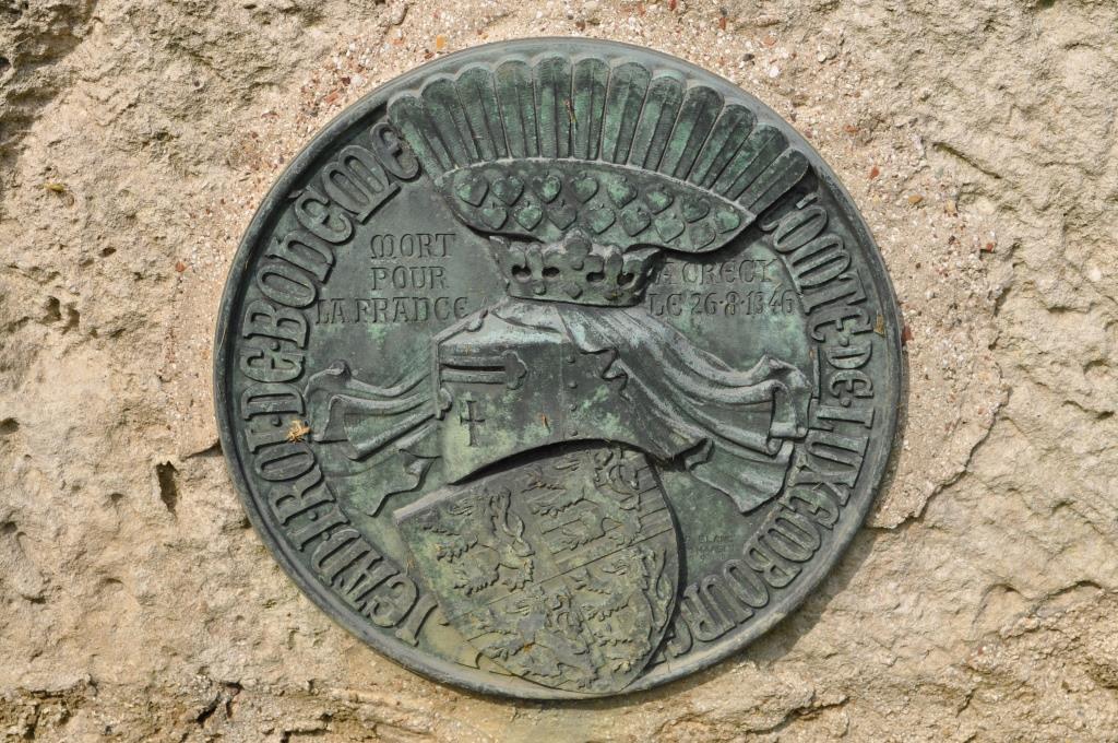 Památník Compagnie Nazdar, znak na kříži-106