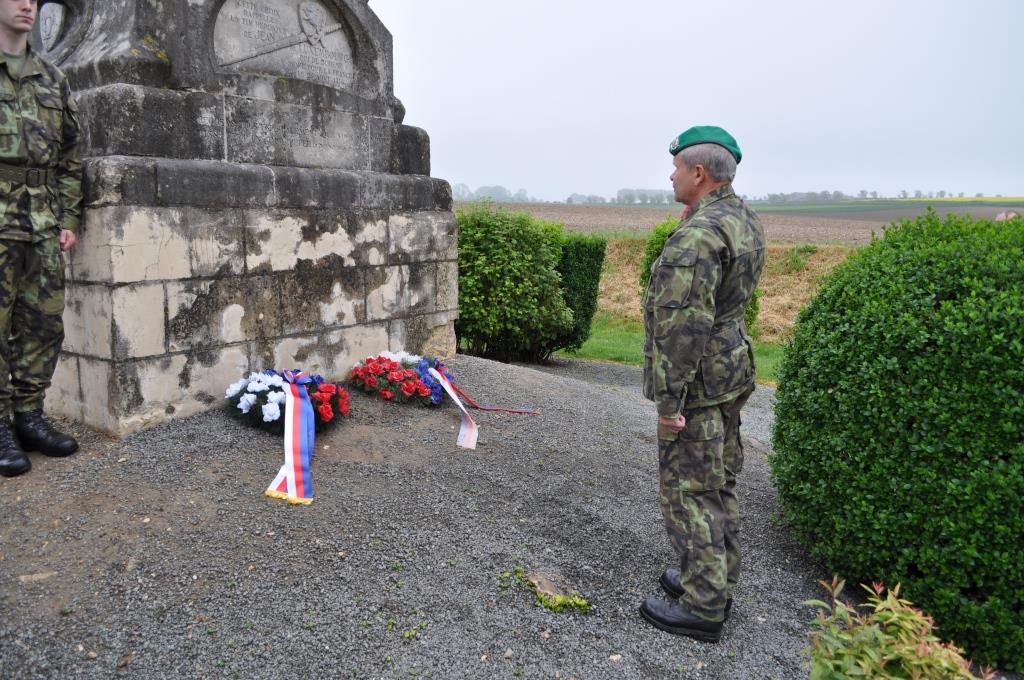 Crécy-en-Ponthieu. Pietní akt u Českého  kříže-památník bitvy u Kresčaku-507